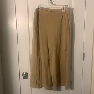 Uniqlo khaki goucho pants